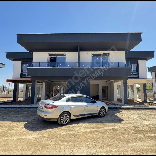 PARSANA MH BAY SARI'DAN SİTE İÇİ TAKASA AÇIK 5+1 SATILIK VİLLA