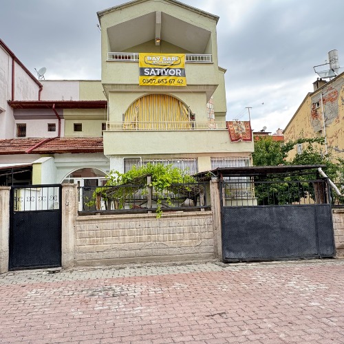BUHARA MH BAYSARI'DAN STADYUM YANI 4+2 BAHÇELİ SATILIK TRİPLEKS
