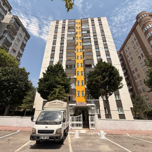 DUMLUPINAR MH İKİZ KULELER ARKASI BAY SARI'DAN 2+1 SATILIK DAİRE